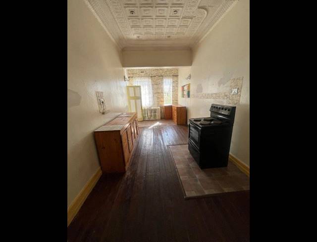 6 BEDROOM HOUSE FOR SALE IN BEZUIDENHOUT VALLEY